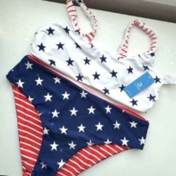Cupshe Reversible Bikini Set - Stars & Stripes - Size Large NWT - Picture 1 of 12